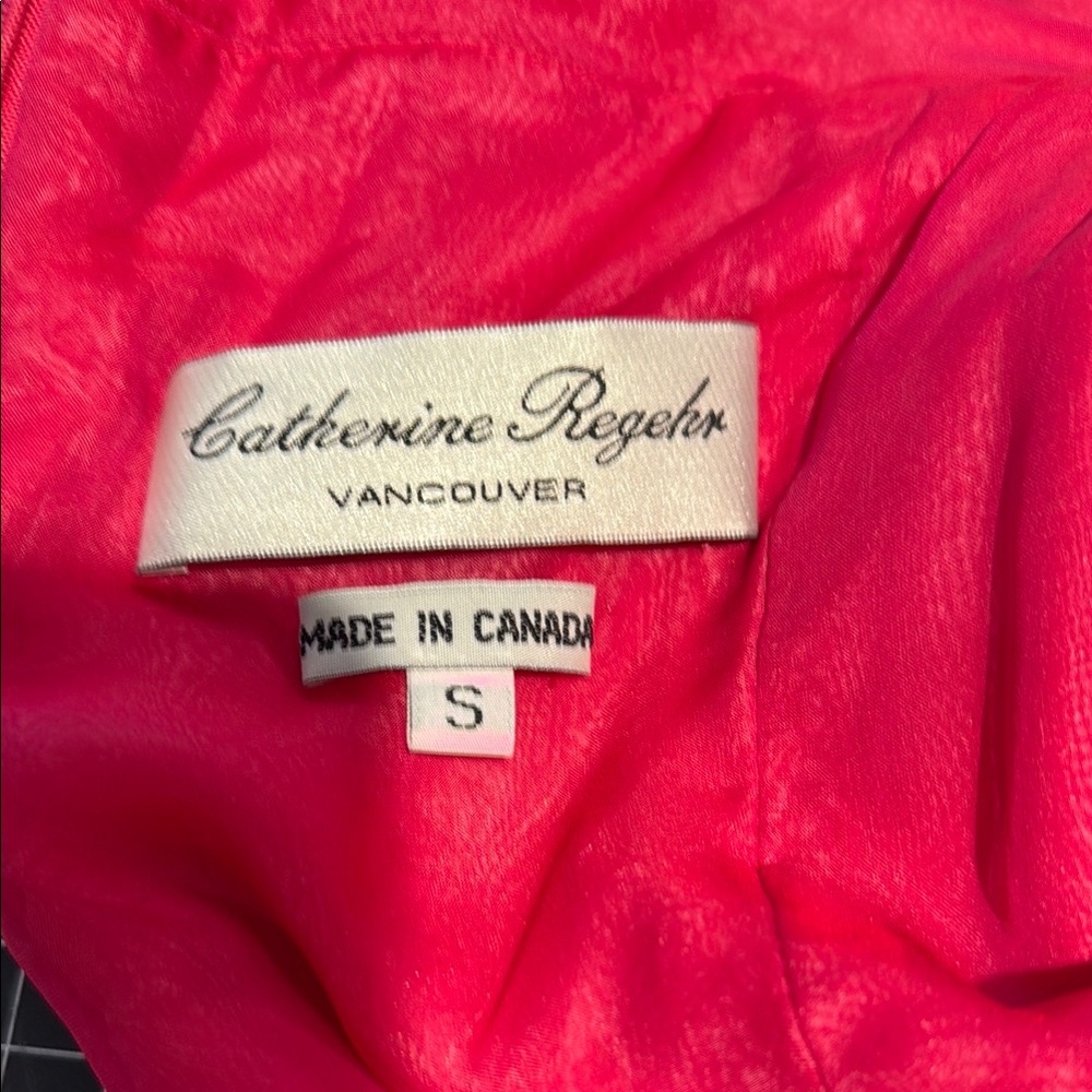 Elegant Pink Off-Shoulder Ruched Midi Dress - Picture 11 of 11